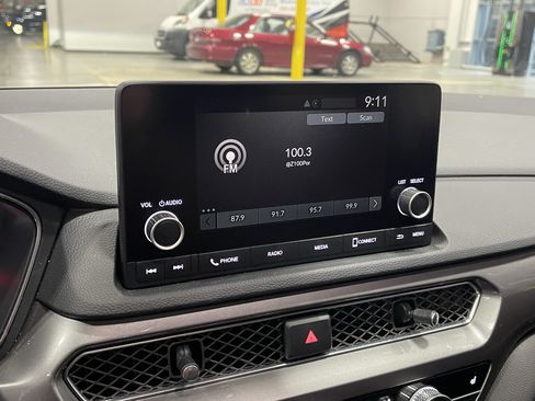Used 2025 Acura Integra FWD image 24