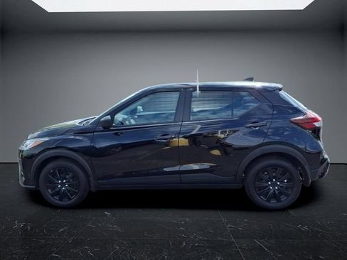 Certified 2025 Nissan Kicks Play S FWD image 9