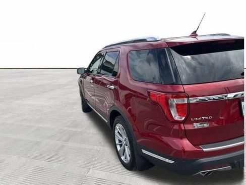 Used 2019 Ford Explorer Limited w/ Class III Trailer Tow Package FWD image 4