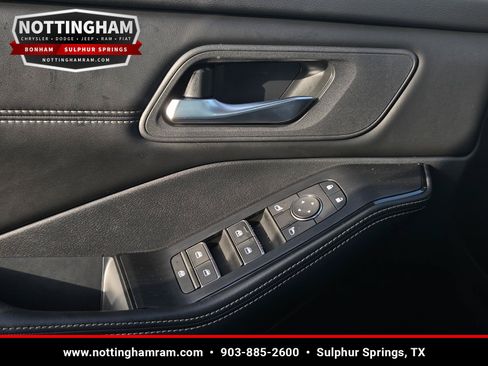 Used 2024 Nissan Rogue SL FWD image 25