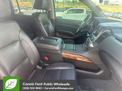 Used 2020 Chevrolet Suburban Premier AWD/4WD image 12