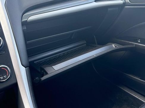 Used 2015 Ford Fusion SE image 9