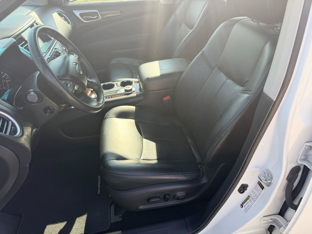 Used 2016 Nissan Pathfinder Platinum AWD/4WD image 24