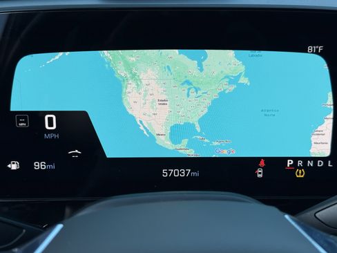 Used 2025 Chevrolet Suburban LT image 21