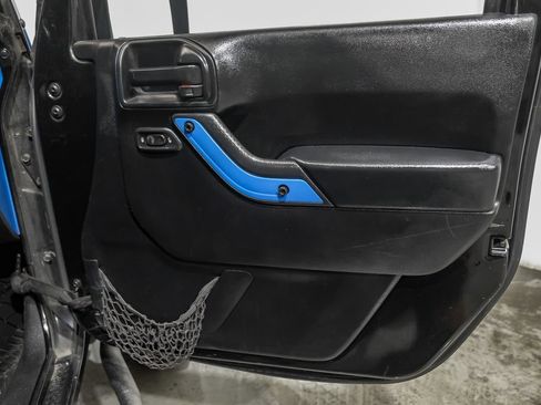 Used 2013 Jeep Wrangler Unlimited Sport AWD/4WD image 40