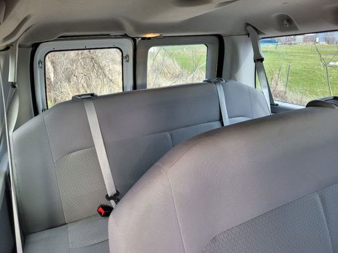 Used 2013 Ford E-350 and Econoline 350 XLT image 6