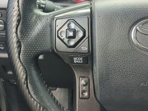 Used 2018 Toyota 4Runner TRD Off-Road AWD/4WD image 27