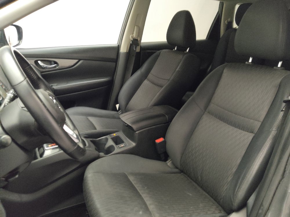Used 2017 Nissan Rogue SV FWD image 17