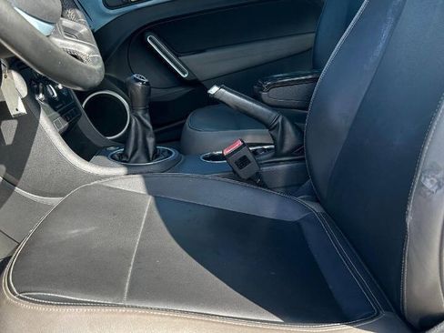 Used 2013 Volkswagen Beetle 2.5 image 18