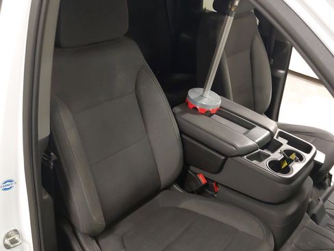 Used 2021 Chevrolet Silverado 2500 LT w/ Snow Plow Prep/Camper Package image 28