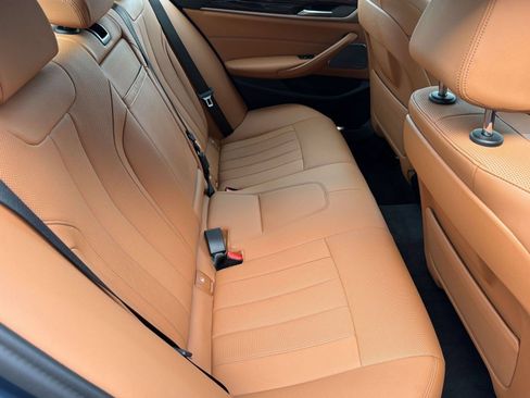 Used 2023 BMW 530e w/ Premium Package RWD image 29
