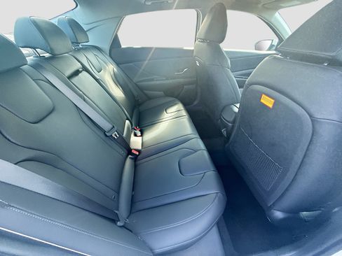 New 2026 Hyundai Elantra Limited FWD image 19