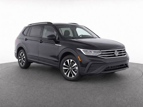 Used 2022 Volkswagen Tiguan S FWD image 2