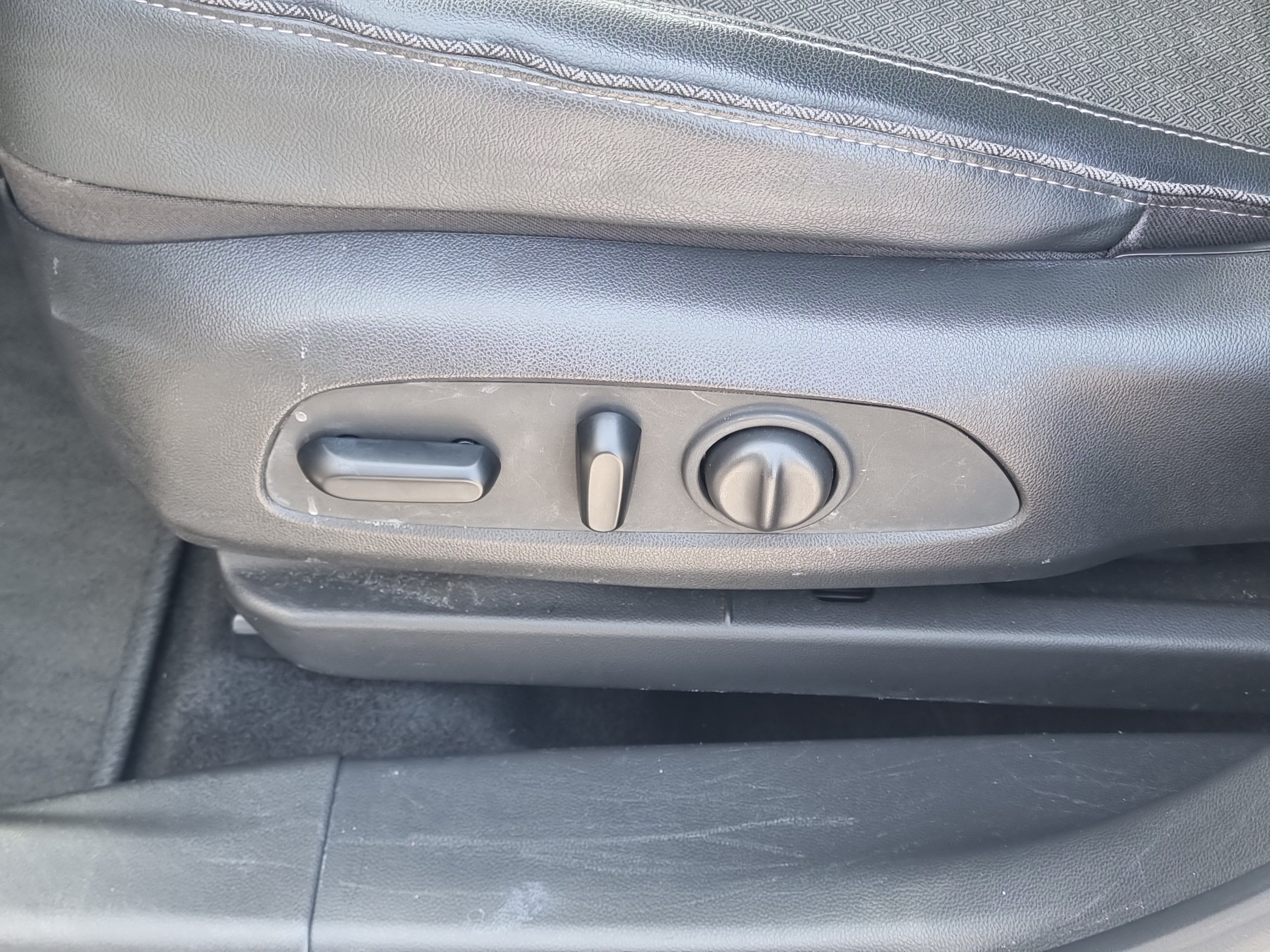 Used 2021 Buick Encore GX Select w/ Advanced Technology Package FWD image 20