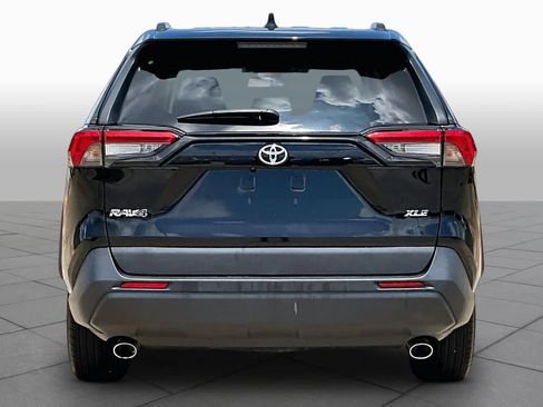 Used 2023 Toyota RAV4 XLE FWD image 5