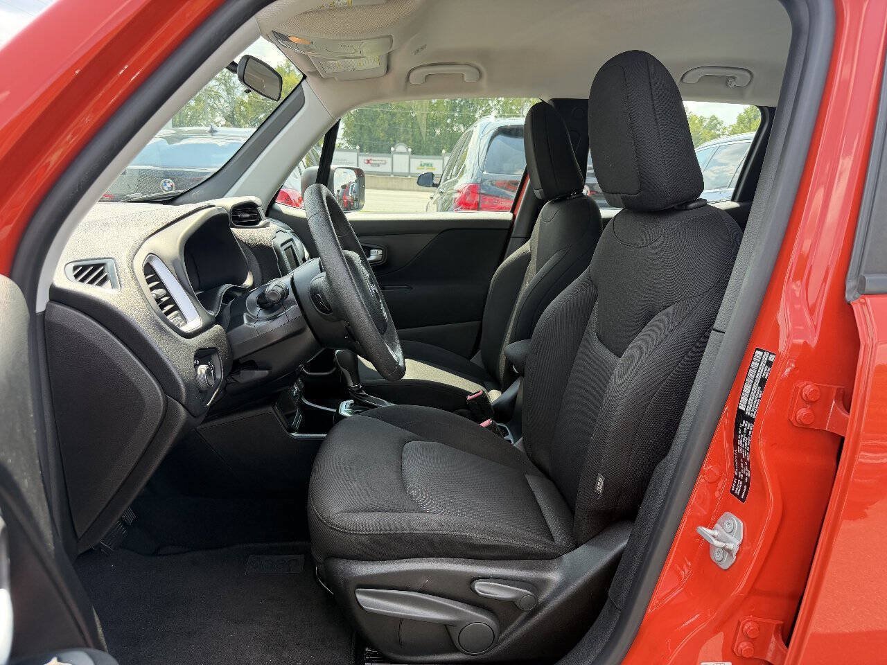 Used 2019 Jeep Renegade Sport FWD image 8