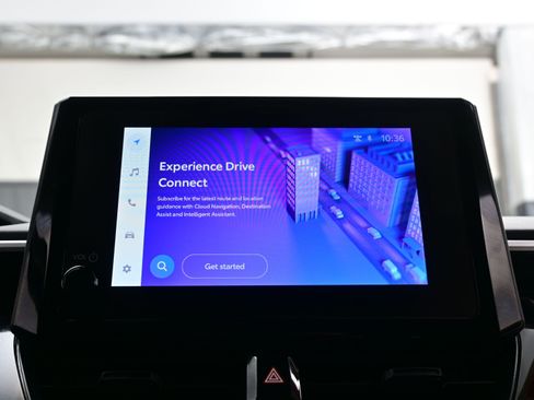 Used 2025 Toyota Corolla LE w/ LE Premium Package image 18