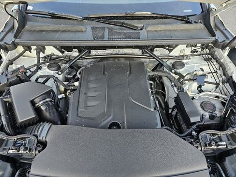Certified 2025 Audi Q5 Premium w/ Convenience Package AWD/4WD image 8