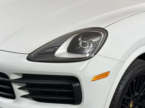Certified 2022 Porsche Cayenne Platinum Edition AWD/4WD image 13