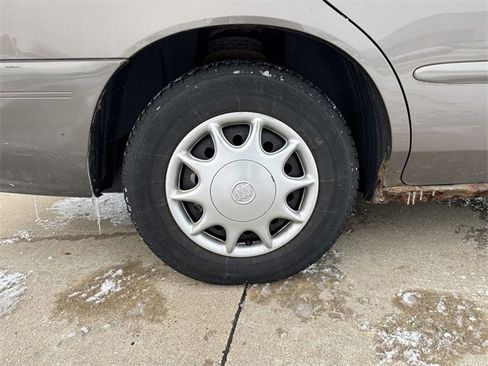 Used 2005 Buick Century Custom image 10