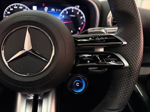 Certified 2022 Mercedes-Benz SL 63 AMG 4MATIC w/ Driver Assistance Package image 28