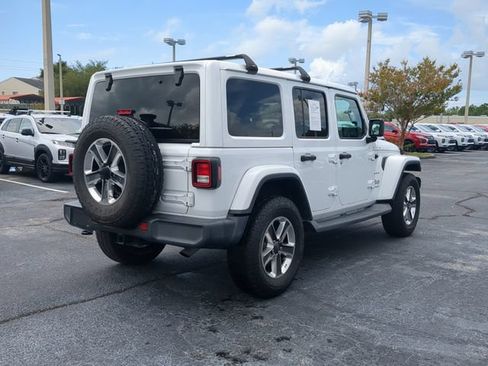 Used 2019 Jeep Wrangler Unlimited Sahara AWD/4WD image 5