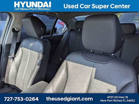 Used 2018 BMW 320i Sedan RWD image 3