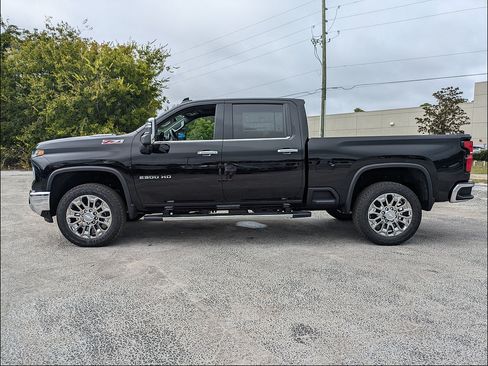 New 2026 Chevrolet Silverado 2500 LTZ w/ LTZ Premium Package AWD/4WD image 4