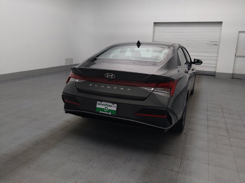 Used 2024 Hyundai Elantra SEL w/ Convenience Package FWD image 7