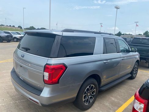 Used 2024 Ford Expedition Max XLT RWD image 3