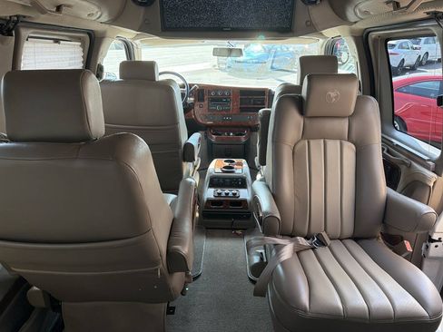 Used 2014 GMC Savana 1500 AWD image 34