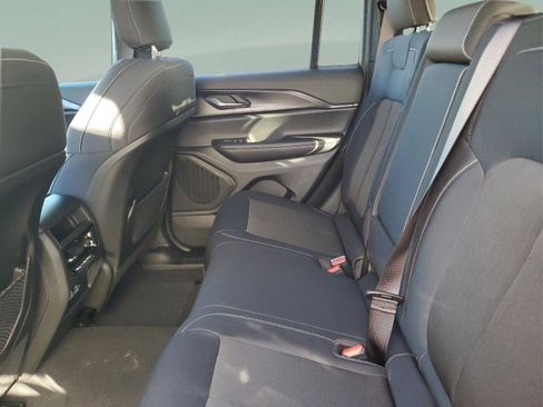 New 2025 Jeep Grand Cherokee Laredo X image 10