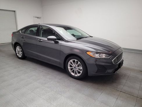 Used 2020 Ford Fusion SE FWD image 11