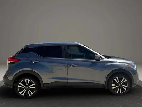 Used 2020 Nissan Kicks SV FWD image 8