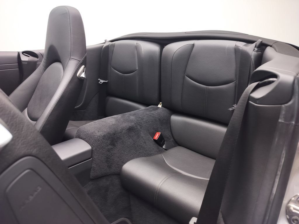 Used 2005 Porsche 911 Carrera RWD image 13