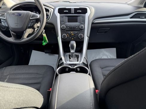Used 2016 Ford Fusion SE image 21