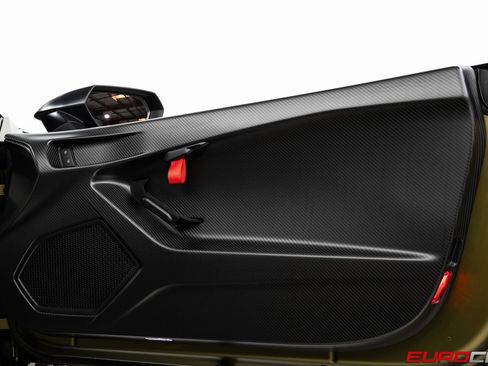 Used 2022 Lamborghini Huracan STO image 33