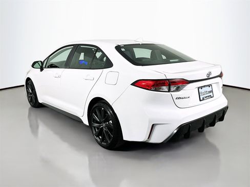 Certified 2025 Toyota Corolla SE image 5