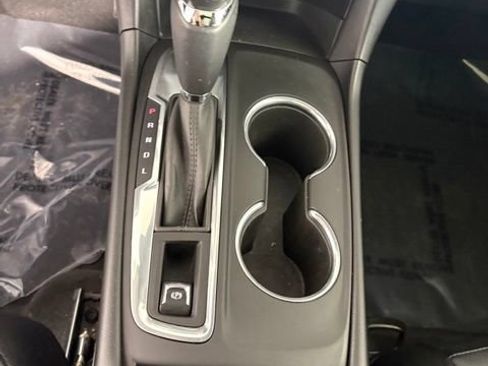 Used 2018 Chevrolet Equinox LT w/ Sun & Infotainment Package FWD image 17
