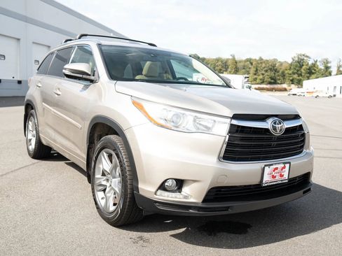 Used 2014 Toyota Highlander Limited image 6