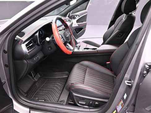 Used 2025 Genesis G70 3.3T Advanced RWD image 17
