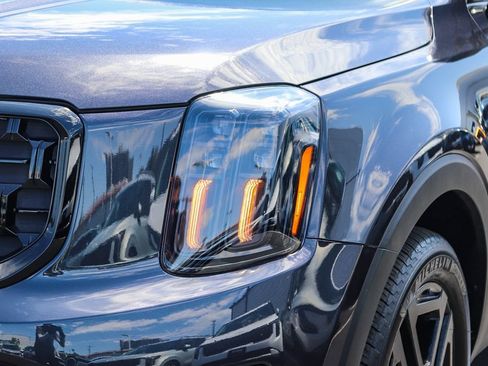 Certified 2025 Kia Telluride SX Prestige X-Line AWD/4WD image 6