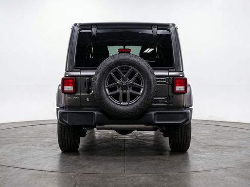 Used 2025 Jeep Wrangler Sport S image 7