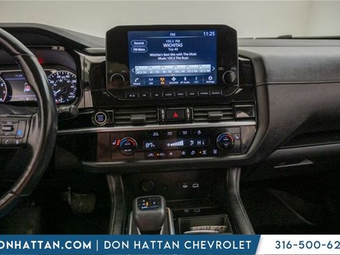 Used 2023 Nissan Pathfinder SL image 8