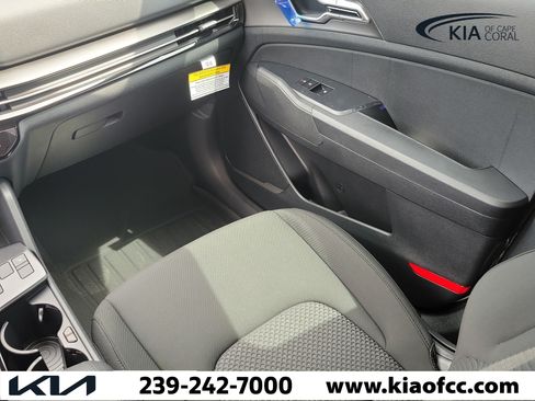 New 2026 Kia Sportage LX w/ LX Convenience Package FWD image 17