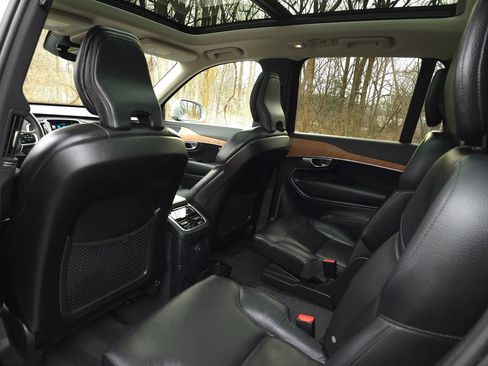 Used 2024 Volvo XC90 T8 Plus image 14