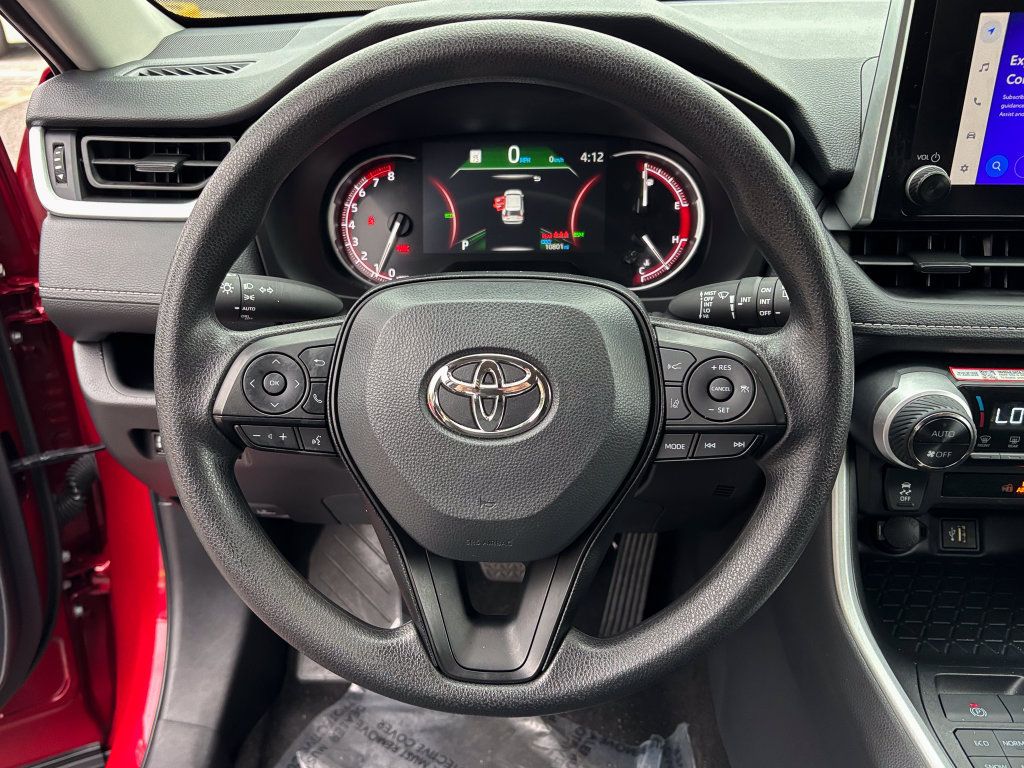 Certified 2025 Toyota RAV4 XLE AWD/4WD image 24