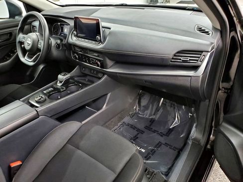 Used 2024 Nissan Rogue S image 11