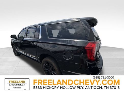 Used 2021 GMC Yukon XL Denali RWD image 3