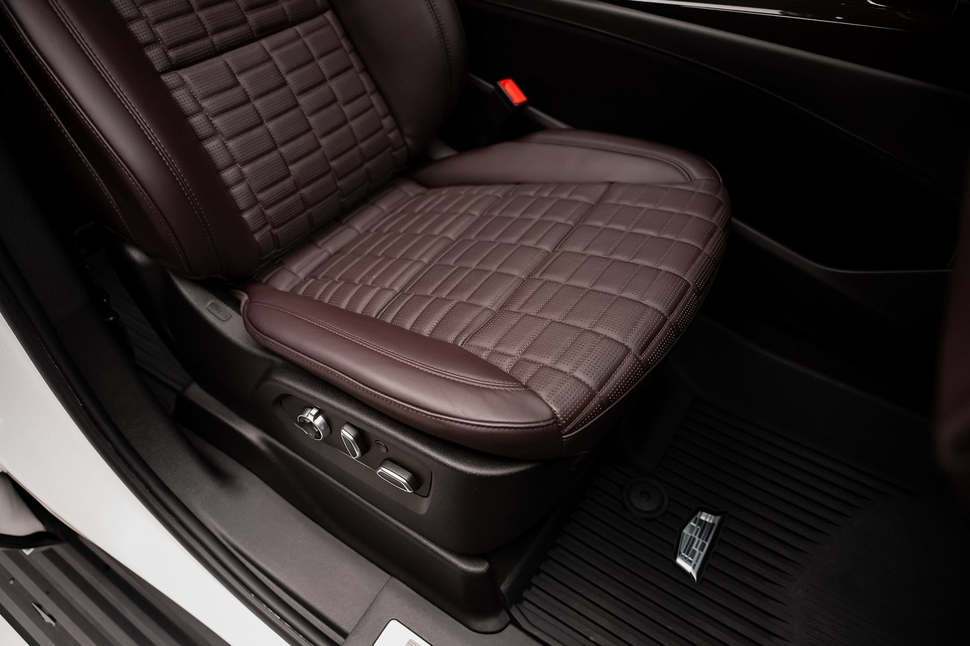 Used 2022 Cadillac Escalade ESV Premium Luxury Platinum w/ LPO, Floor Liner Package AWD/4WD image 65